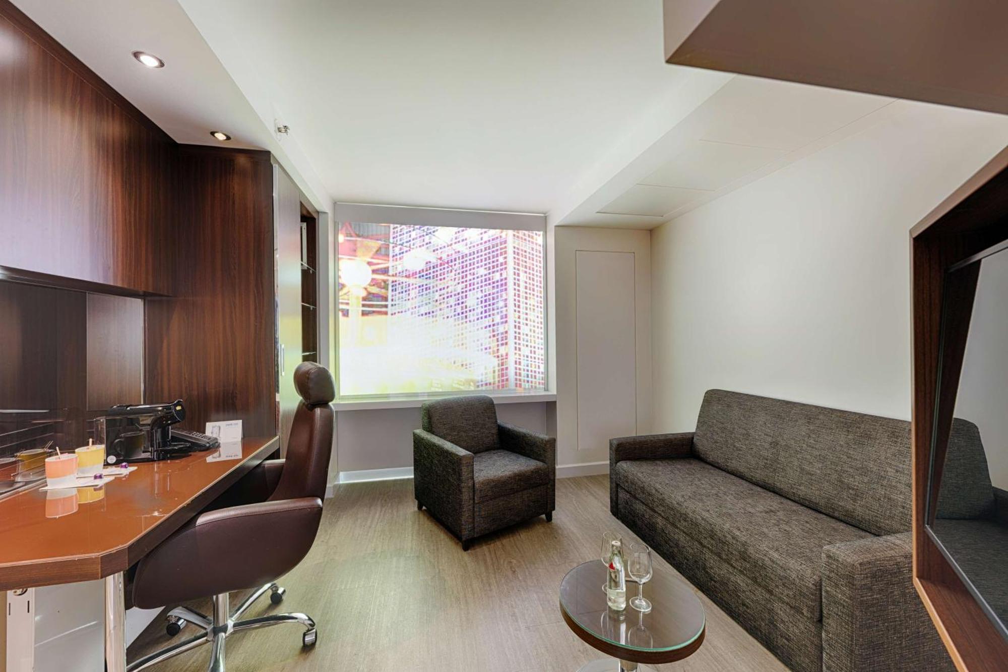 Отель Park By Radisson Alexanderplatz 4*