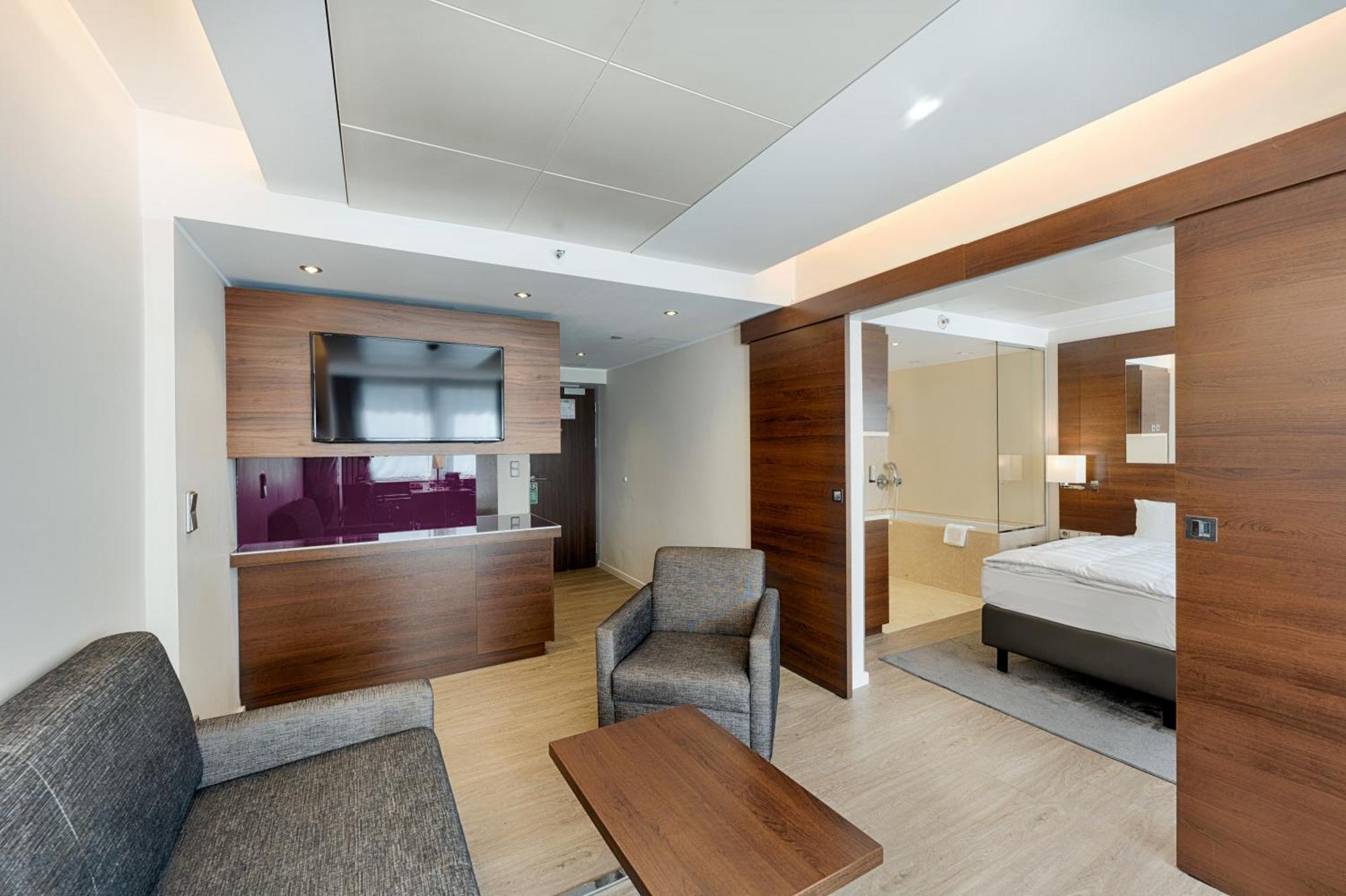Отель Park By Radisson Alexanderplatz 4*